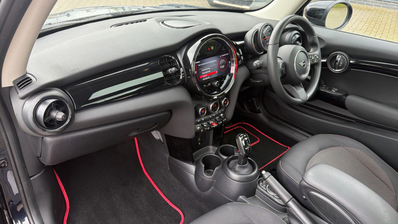 MINI Hatchback 1.5 Cooper Classic 3dr Auto Petrol Hatchback